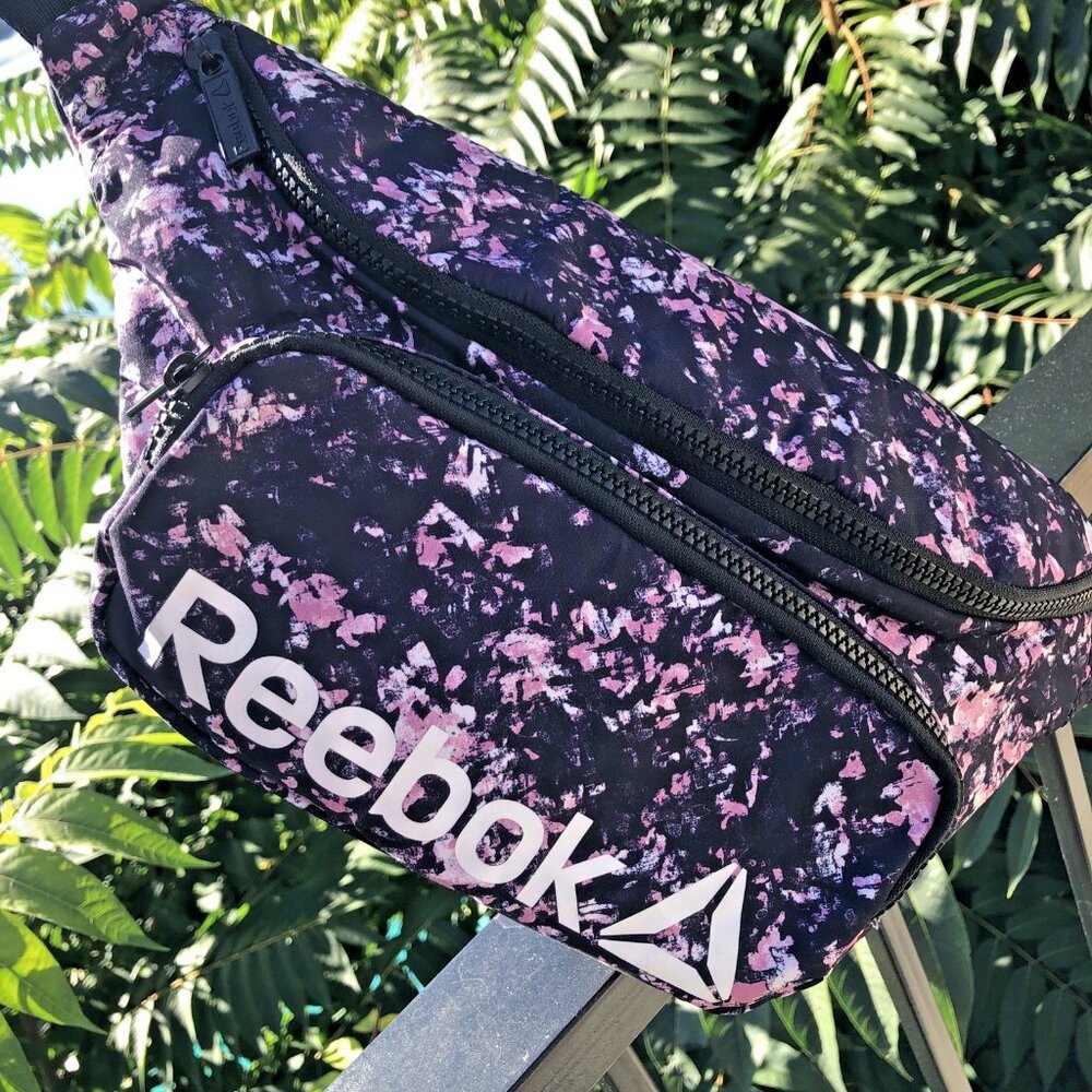 Reebok Fanny Pack One Size Fits All Women’s Unisex Stylish Fun Functional CN